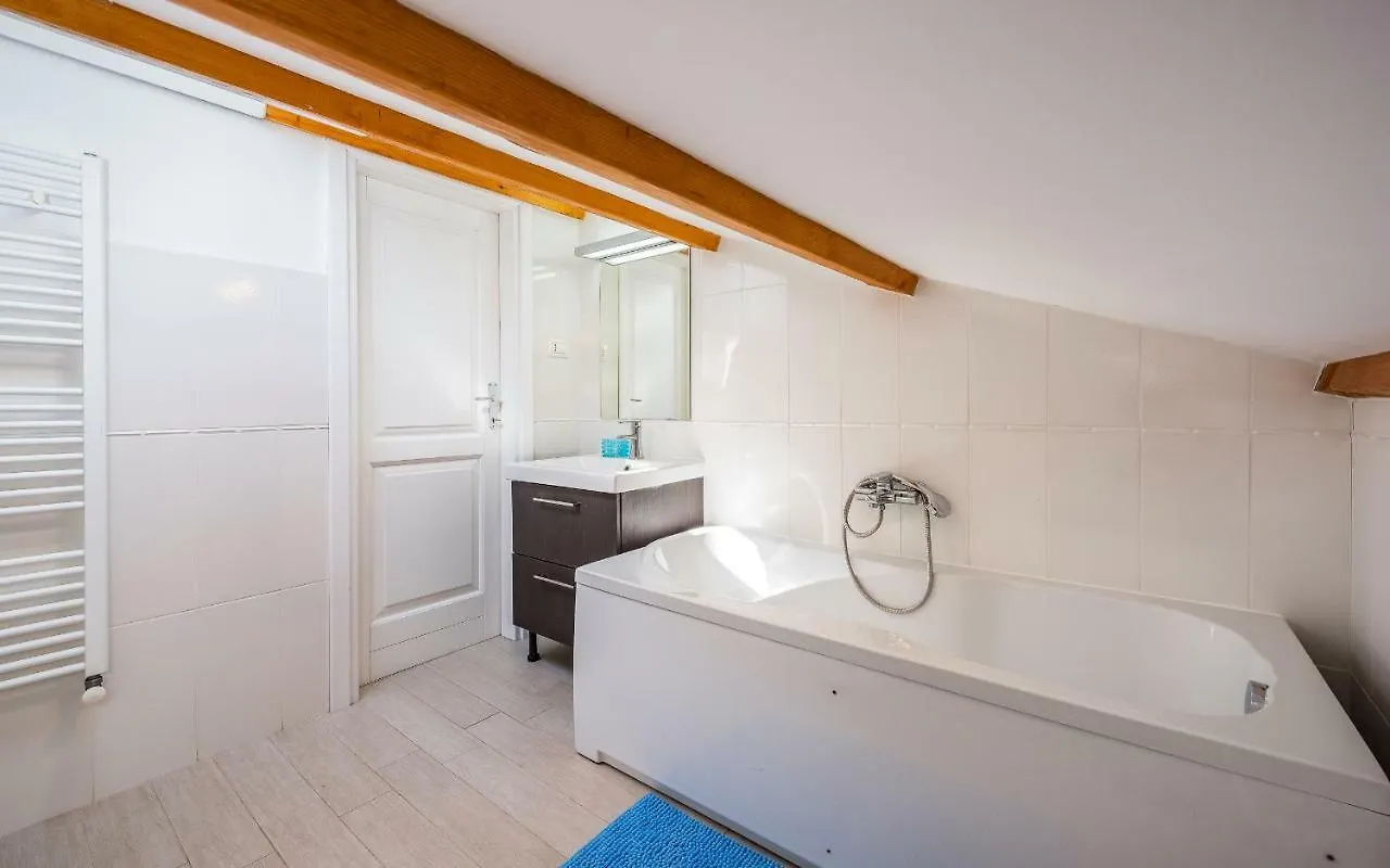 פולה Apartment Lungomare 0*,  קרואטיה